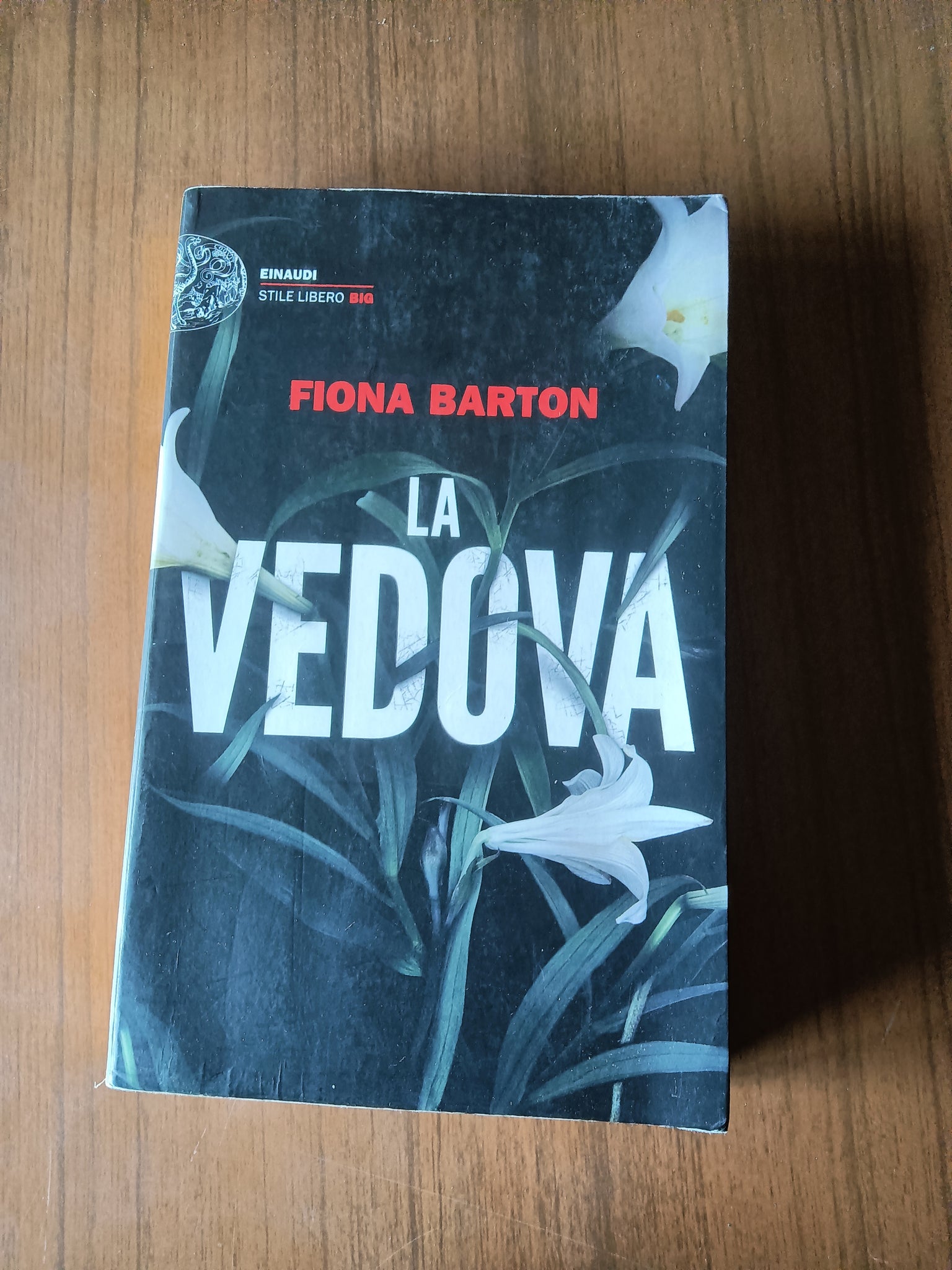 La vedova | Fiona Barton - Einaudi