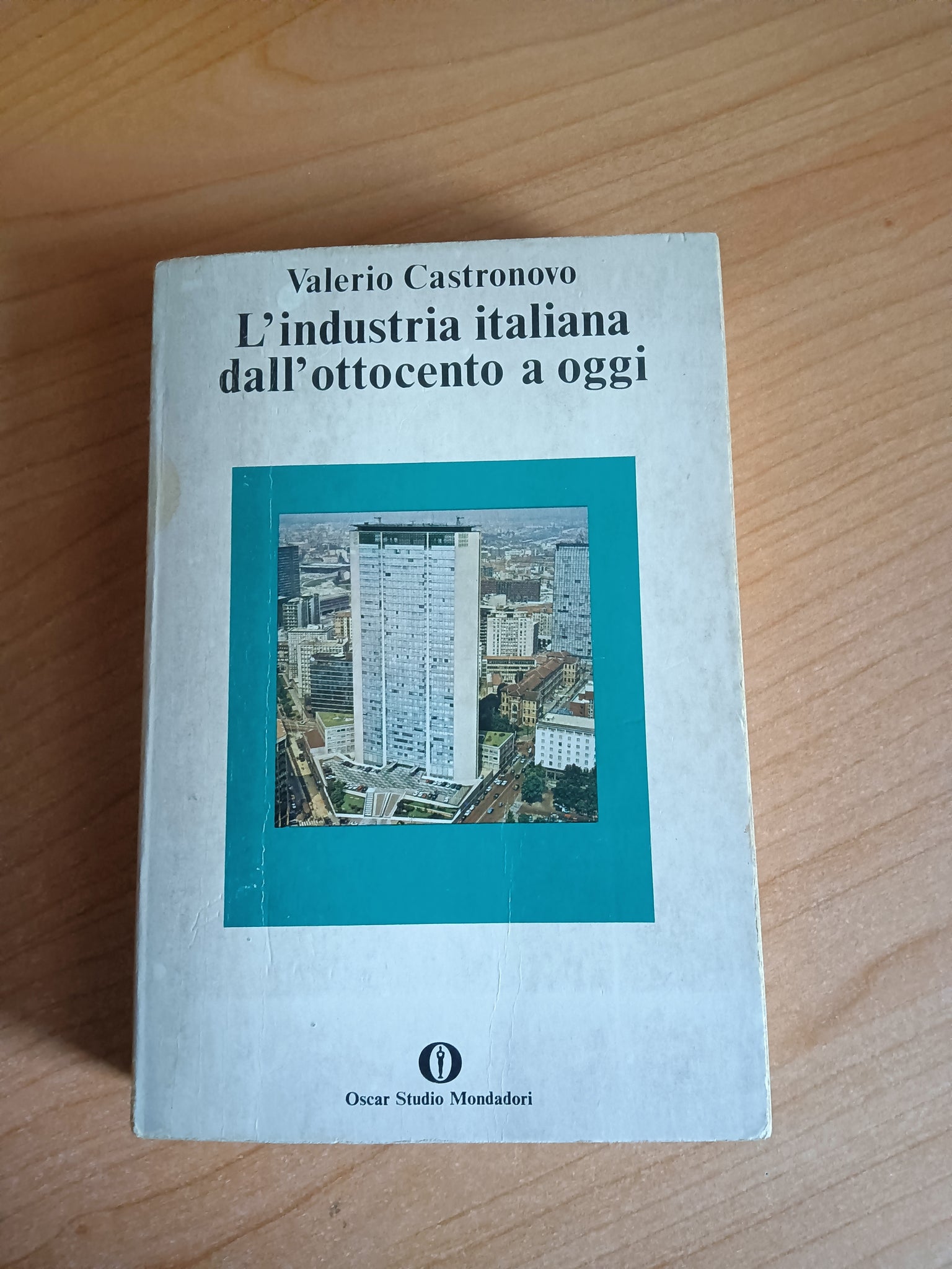 L’Industria Italiana dall’ottocento a oggi | Valerio Castronovo - Mondadori