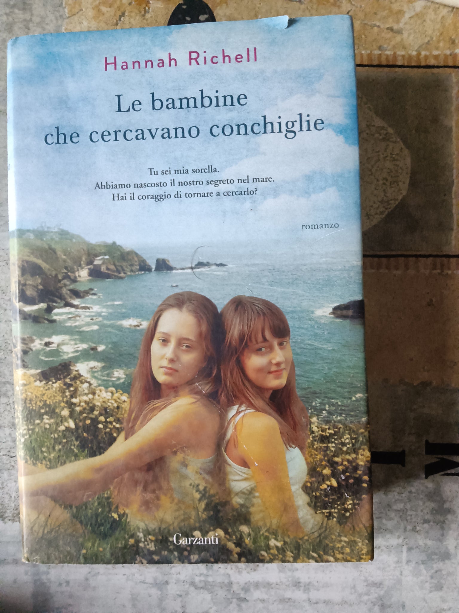 Le bambine che cercavano conchiglie | Richell Hannah - Garzanti