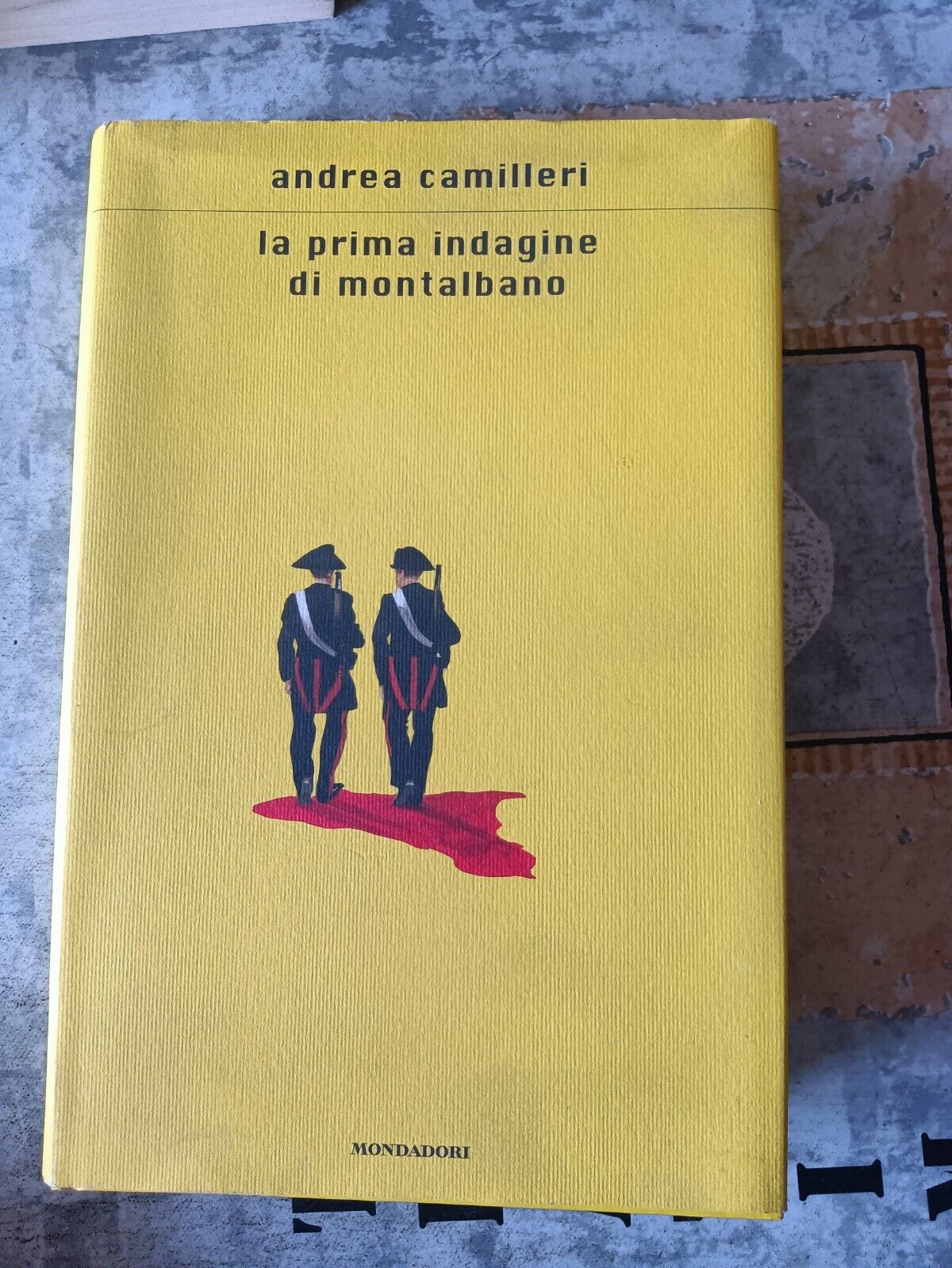 La prima indagine di Montalbano | Andrea Camilleri - Mondadori